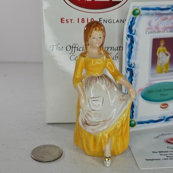 Wade Cinderella 2001 International Club Membership Figurine With Box & COA - Picture 2 of 7